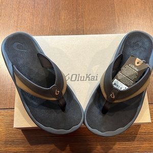 OluKai Mens Flip Flops